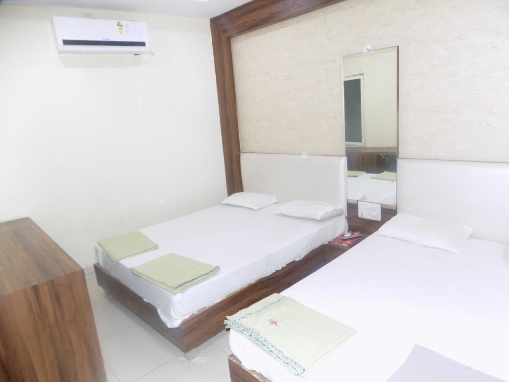 Hotel Tathastu Ujjain Εξωτερικό φωτογραφία
